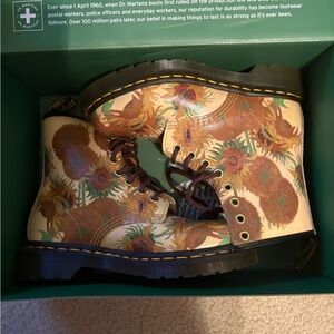 Doc MartensxNational Gallery Van Gogh Sunflower Print Boots Women’s Size 5
